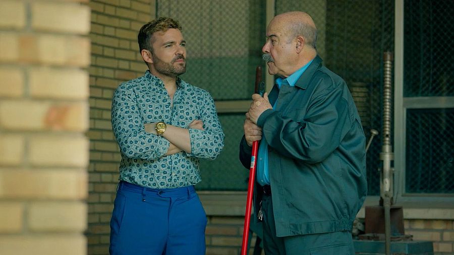 Adam Jezierski y Antonio Resines durante el rodaje de 'Sin Gluten'