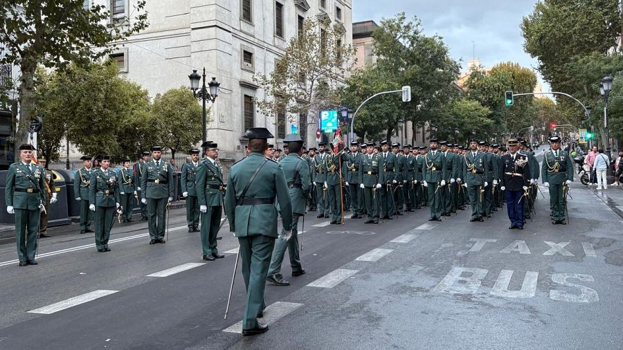 El grupo de la Academia de Oficiales de la Guardia Civil antes de desfilar
