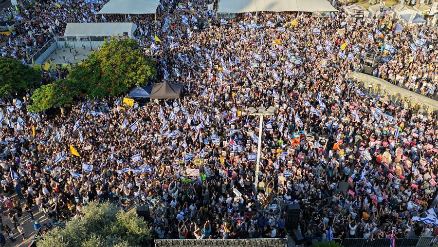 Miles de israelíes celebran la liberación de todos los rehenes vivos