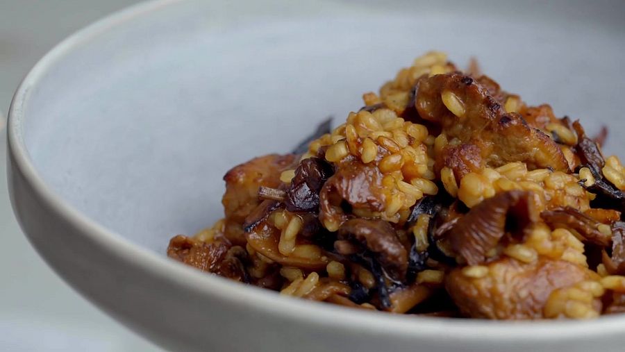 Arròs amb costella i bolets variats