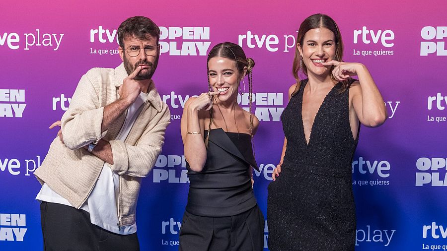 Taka Gómez, Ángela Fernández y Lara Palma