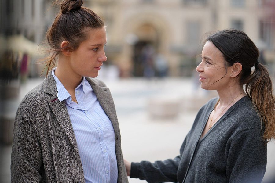 Adèle Exarchopoulos y Élodie Bouchez en 'Las dos caras de la justicia'