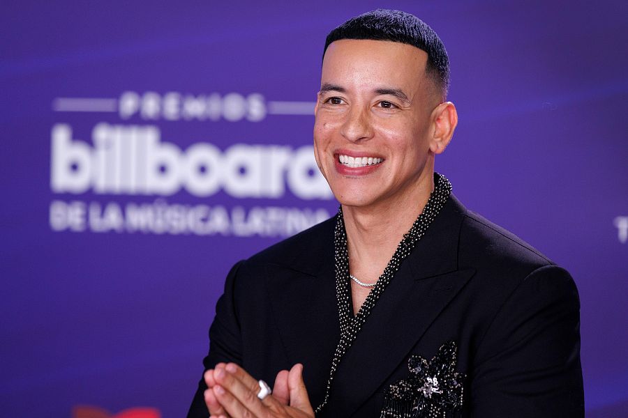 El músico puertorriqueño Daddy Yankee a su lelgada a los latin Billboard 2025