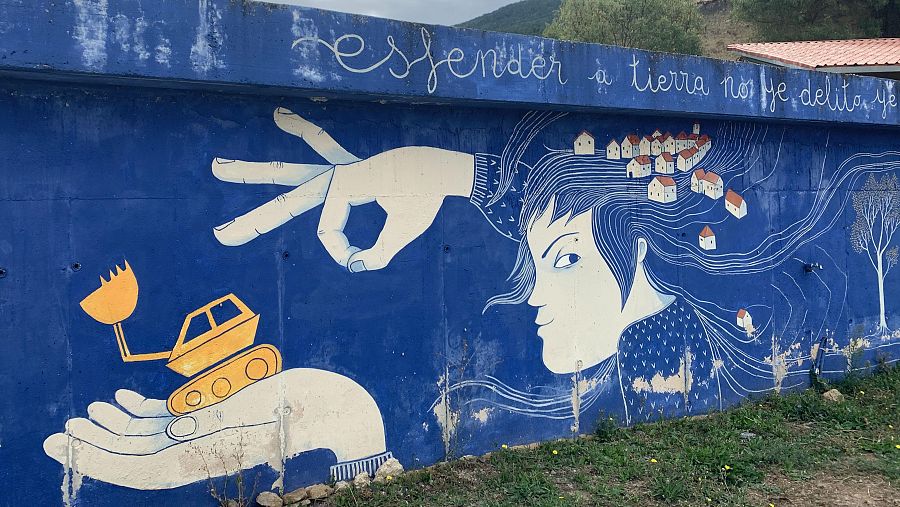 Pintada contra la presa en Artieda, Zaragoza