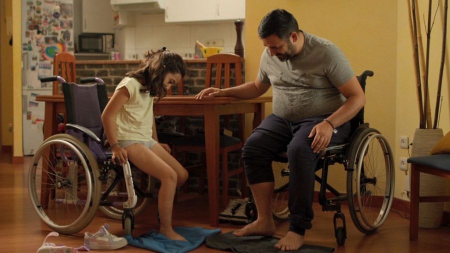 Así es la vida de Fran y Aitana, padre e hija con discapacidad
