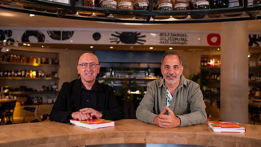 Óscar López y Yotam Ottolenghi en 'Página Dos'