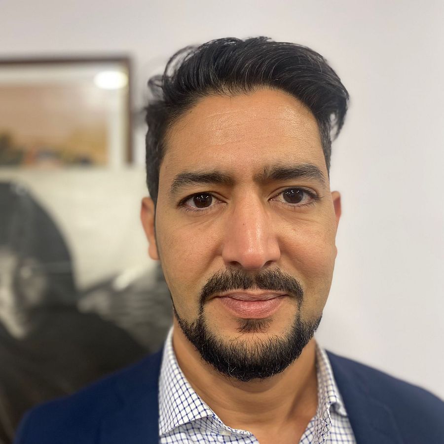 Sidi Talebbuia estudió Derecho en Sevilla, donde llegó de niño con el programa 