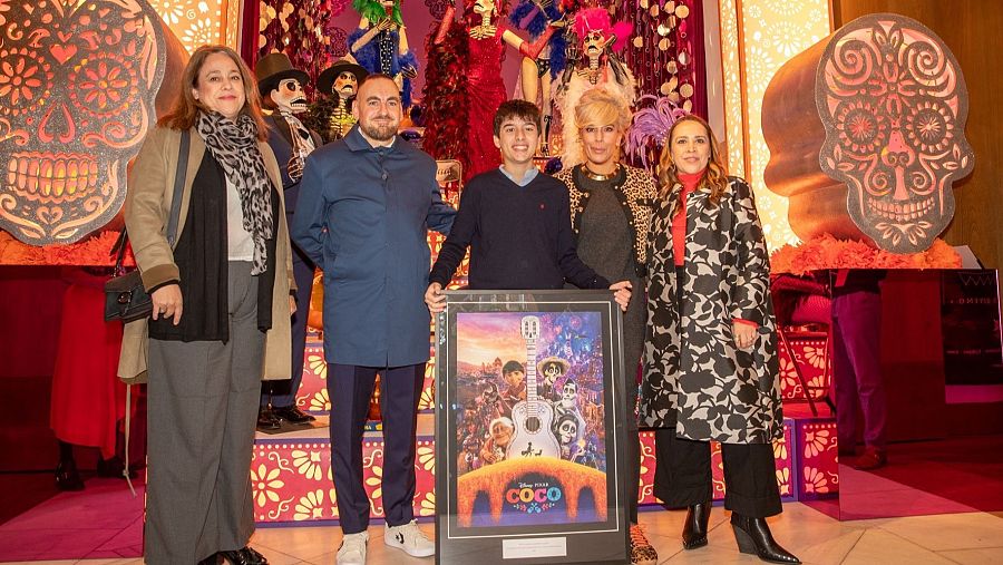 Foto de familia de los asistentes