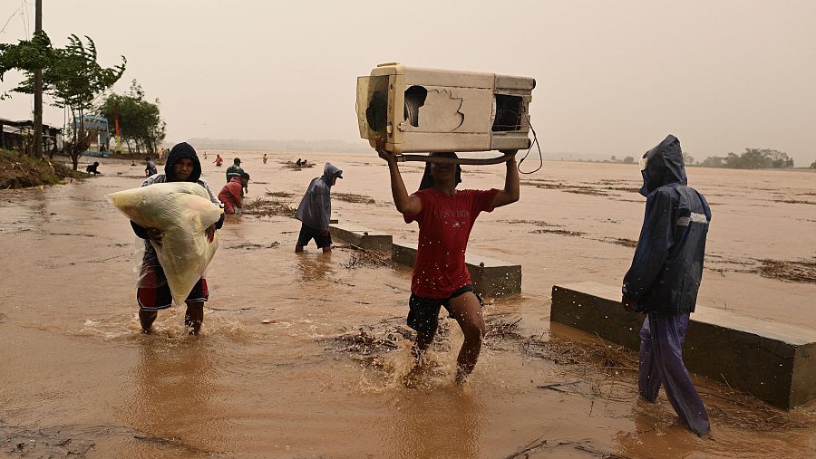 'Quatre tempestes, dotze dies' sobre el pas de quatre ciclons tropicals consecutius a Filipines