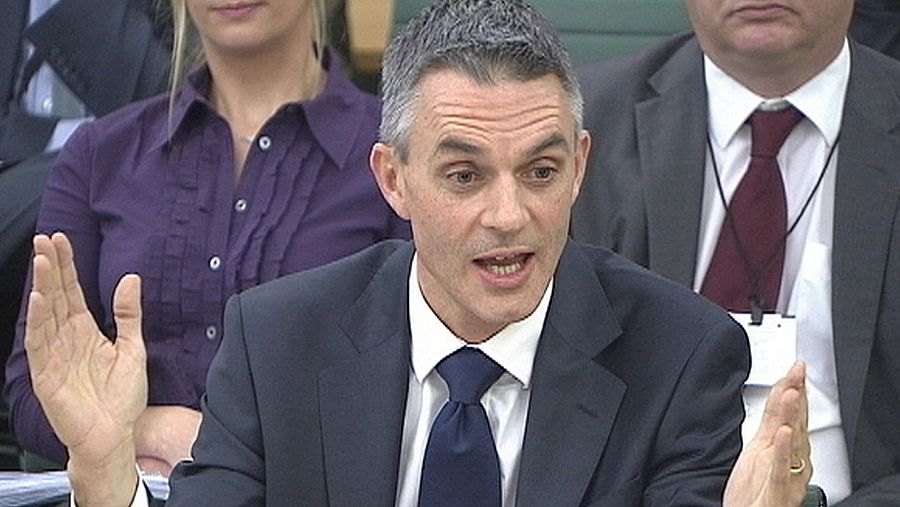 Dimite el director general de la BBC