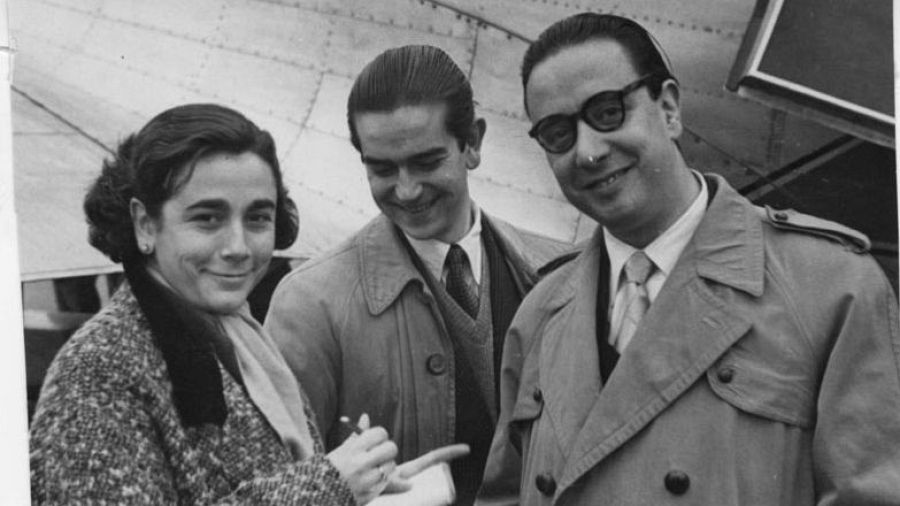 Carmen Martín Gaite con Ignacio Aldecoa y Alfonso Sastre