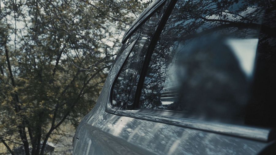 ”Por mí no hay problema” contestó Omar mientras arrimaba el coche a la izquierda.