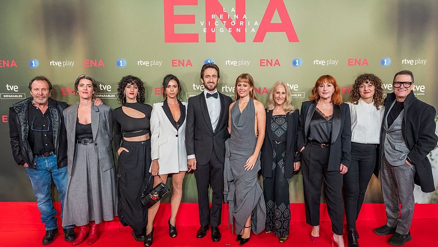 Reparto de 'Ena' en el preestreno de los Cines Callao
