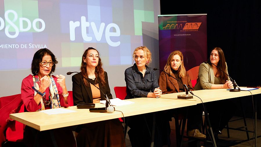 Presentación de la mesa redonda, en el CICUS de Sevilla