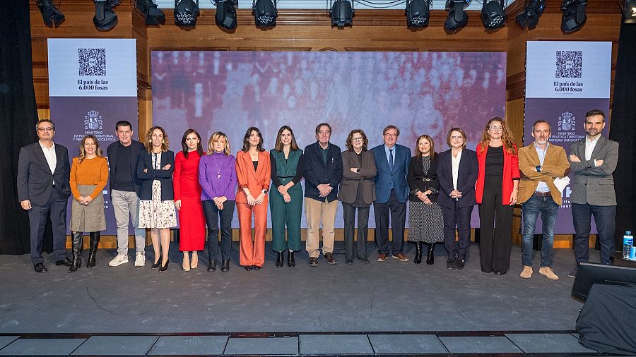 Foto de familia de los asistentes