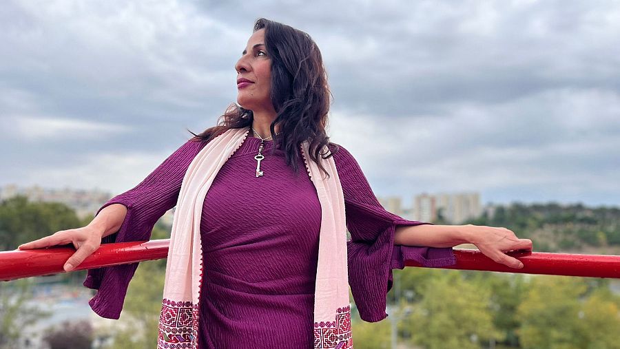 Retrato de Fatena Al Ghurra poeta, traductora y periodista palestina en Torreespaña.