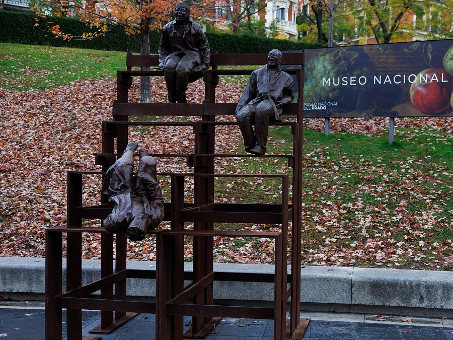 'Trece riéndose unos de otros'