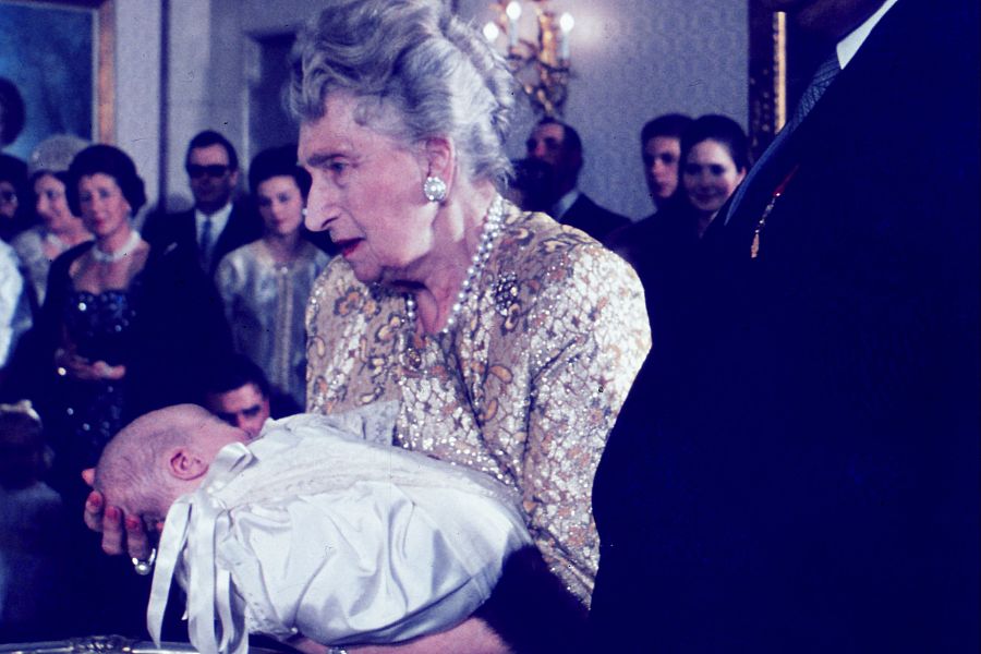 La reina Victoria Eugenia en el bautizo de su bisnieto Felipe de Borbón