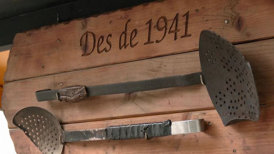 La primera parada de castanyes a la Gran Via de Barcelona