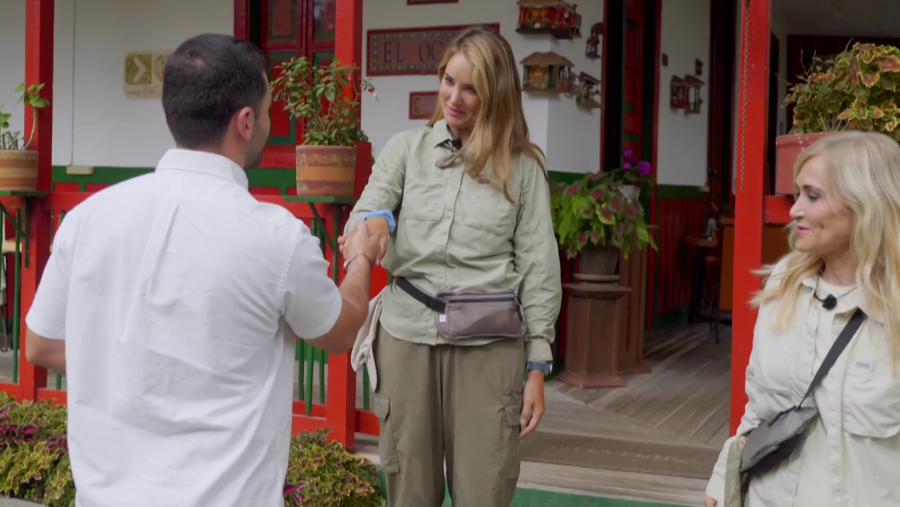 El momento en que Alba Carrillo conoce a Santiago