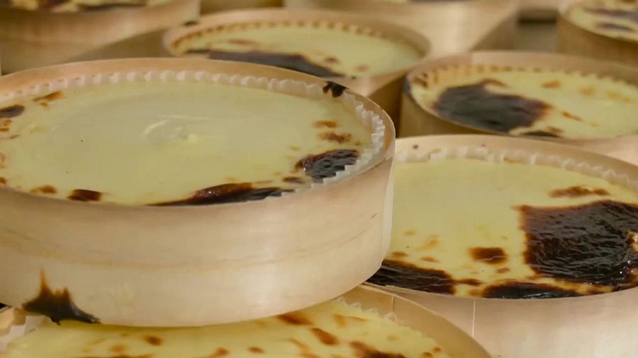 Pastís de formatge clàssic de '99Cheesecake', es preparen cada dia artesanalment en petits motlles individuals.