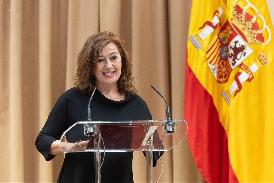 La presidenta del Congreso, Francina Armengol, durante el acto ‘50 años después: la Corona en el tránsito a la democracia’