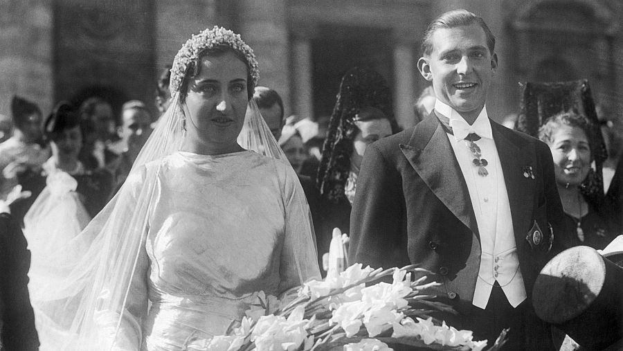 Juan de Borbón en su boda con María de las Mercedes