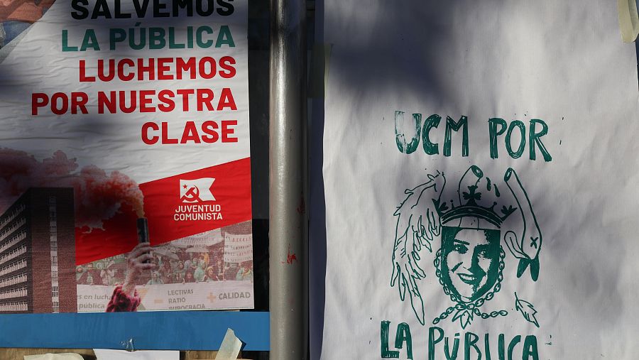 Carteles de apoyo a la huelga en las seis universidades públicas de la Comunidad de Madrid.
