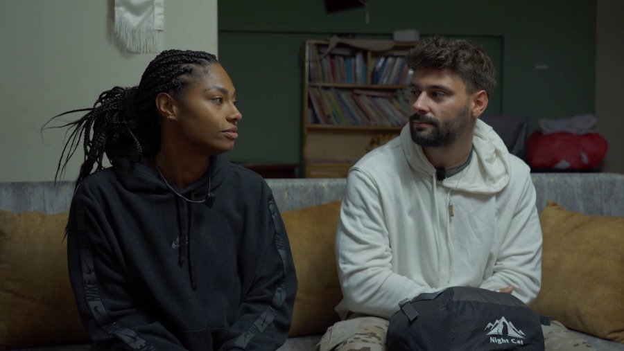 NIA y J Kbello en la casa de Pedro, el hombre que los ayuda en Ecuador