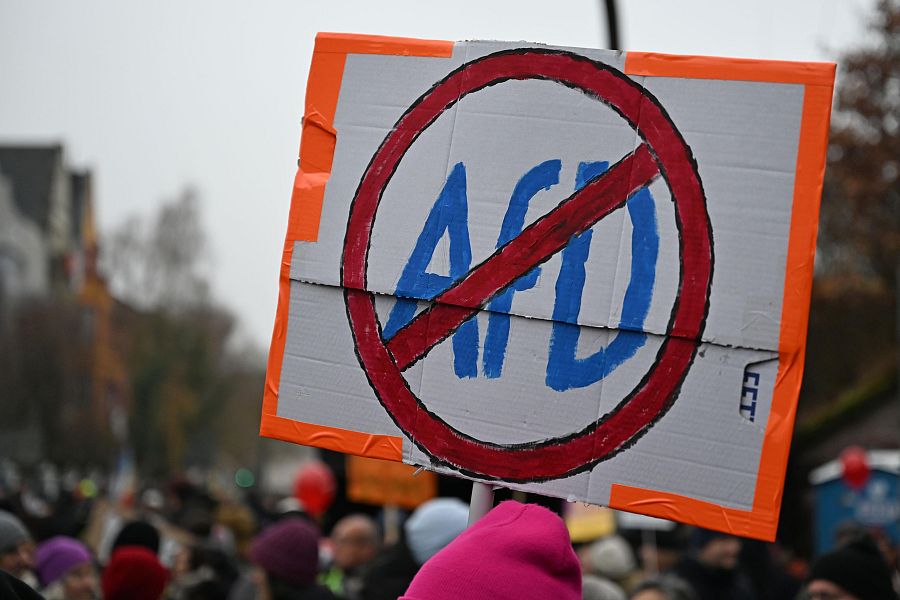 Miles de manifestantes se reúnen en Giesen contra AfD