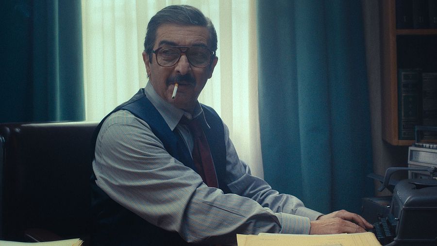 El fiscal Strassera escribiendo a máquina / Fotograma de la película 'Argentina, 1985'