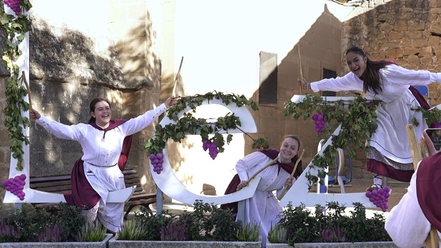 Leza, un pueblo entre un mar de viñas