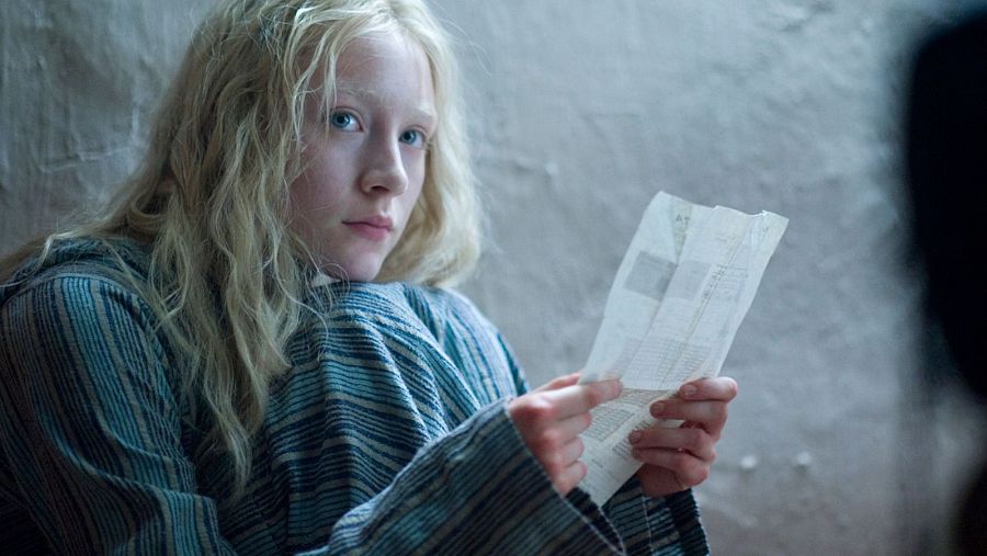 Saoirse Ronan se convierte en la mejor soldado en 'Hanna'.