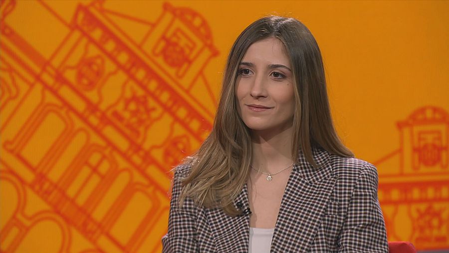 La diputada de Vox, Júlia Calvet. És portaveu nacional de Joventut de Vox i fins el 2024 presidenta de l'associació estudiantil 'S'ha acabat'. Calvet és la diputada més jove del Parlament.