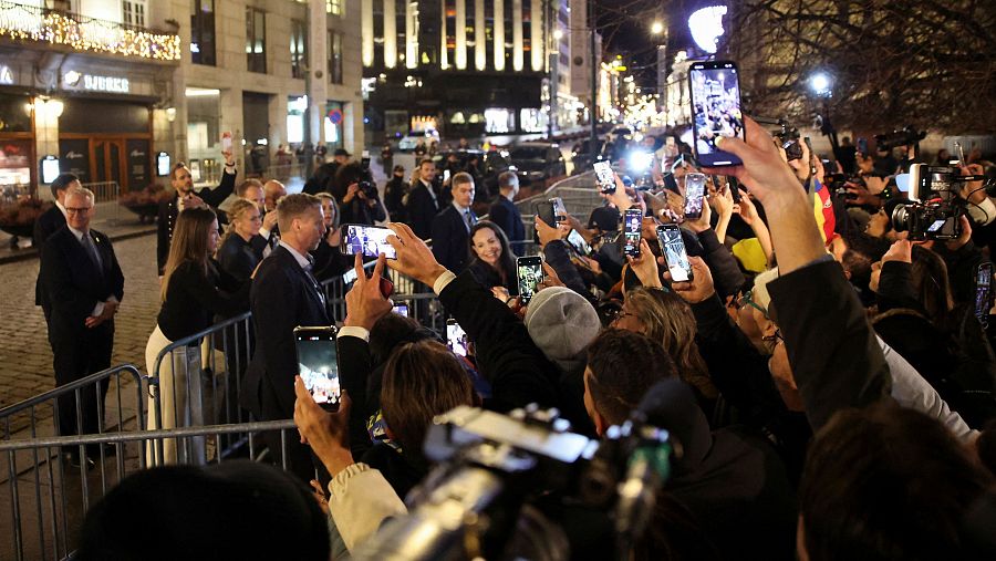 La venezolana Machado desafía la prohibición de viajar y reaparece en Oslo a los gritos de 