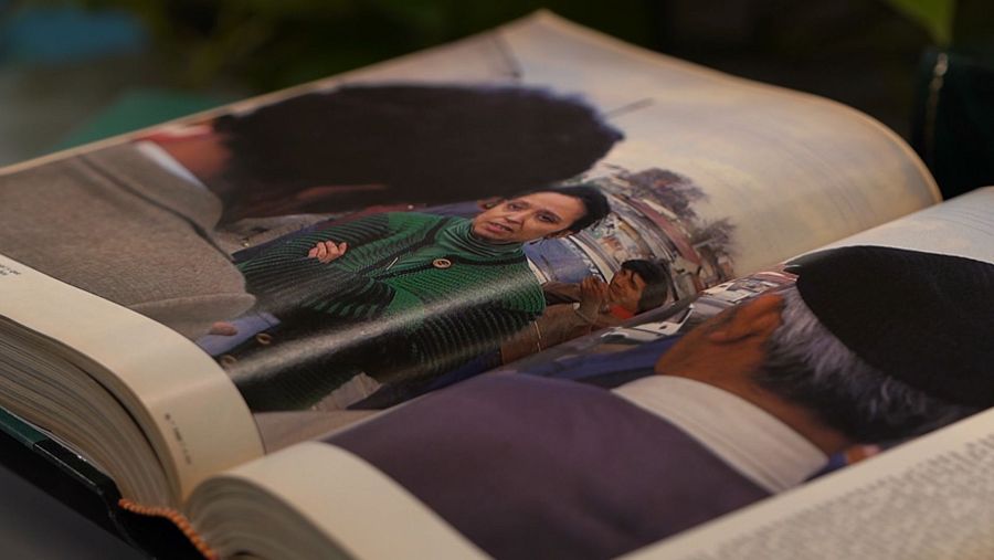 Imagen de Maruja Torres infiltrada para escribir sobre el pueblo gitano.