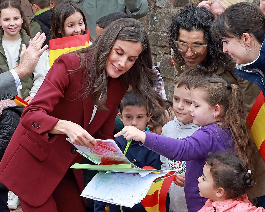 La reina Letizia durante su visita junto al rey a Brañosera, al norte de Palencia el pasado mes de junio.