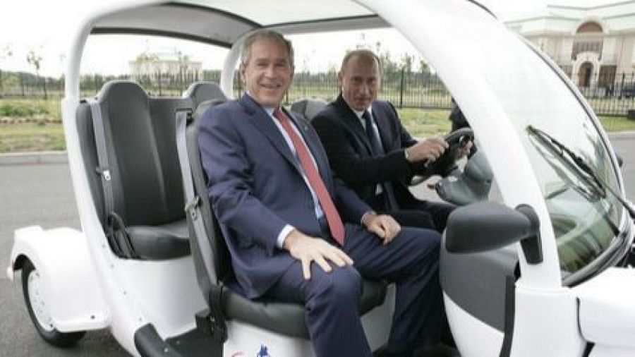 Estados Unidos y Rusia mantuvieron relaciones cordiales al inicio del siglo. Fue con el republicano George W. Bush en la Casa Blanca y Vladímir Putin en el Kremlin.