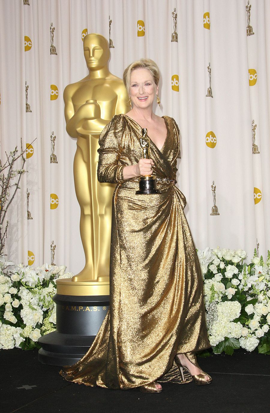 Meryl Streep con el Oscar que logró en 2012 por su papel en La Dama de Hierro.
