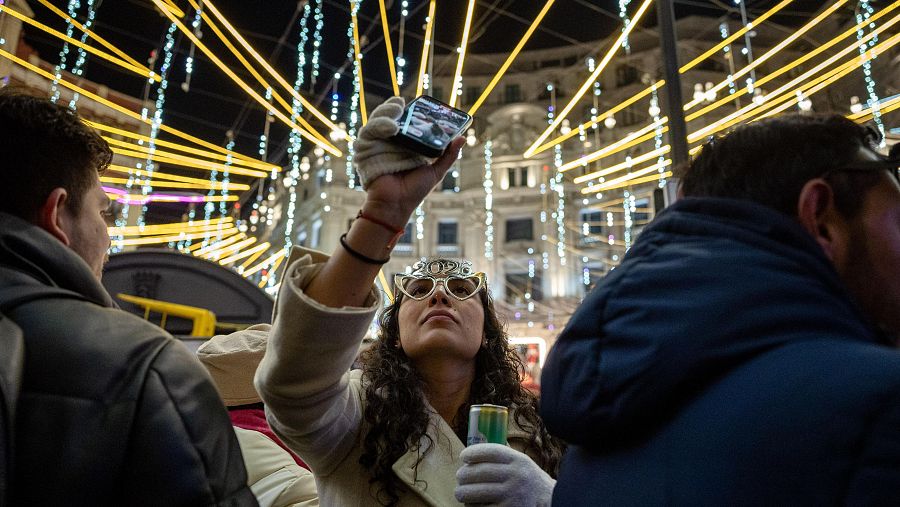 Campanadas de Nochevieja en la Puerta del Sol de Madrid