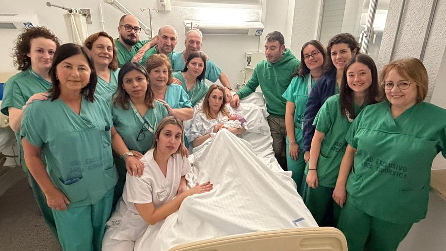 Coral es la primera bebé nacida en Galicia este 2026