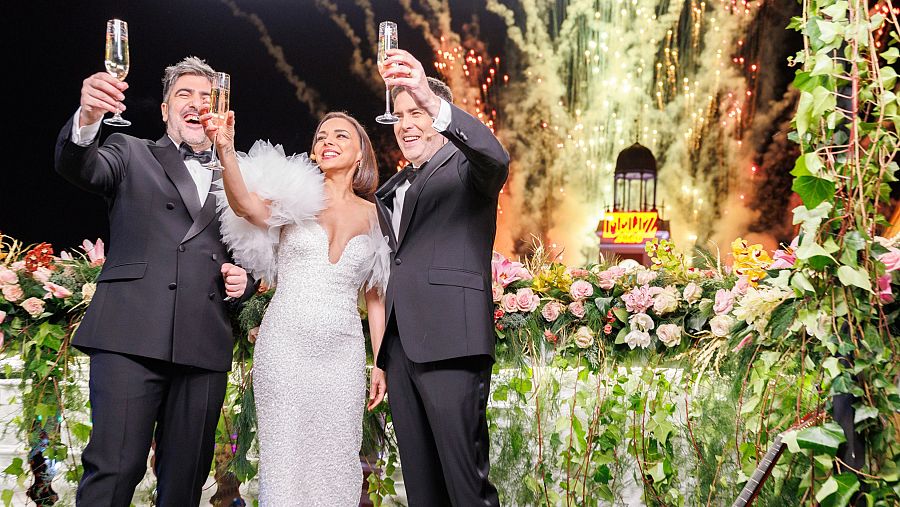 Chenoa y Estopa dann la bienvenida al año