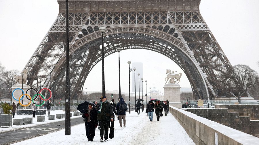 El temporal de nieve siembra el caos en media Europa.