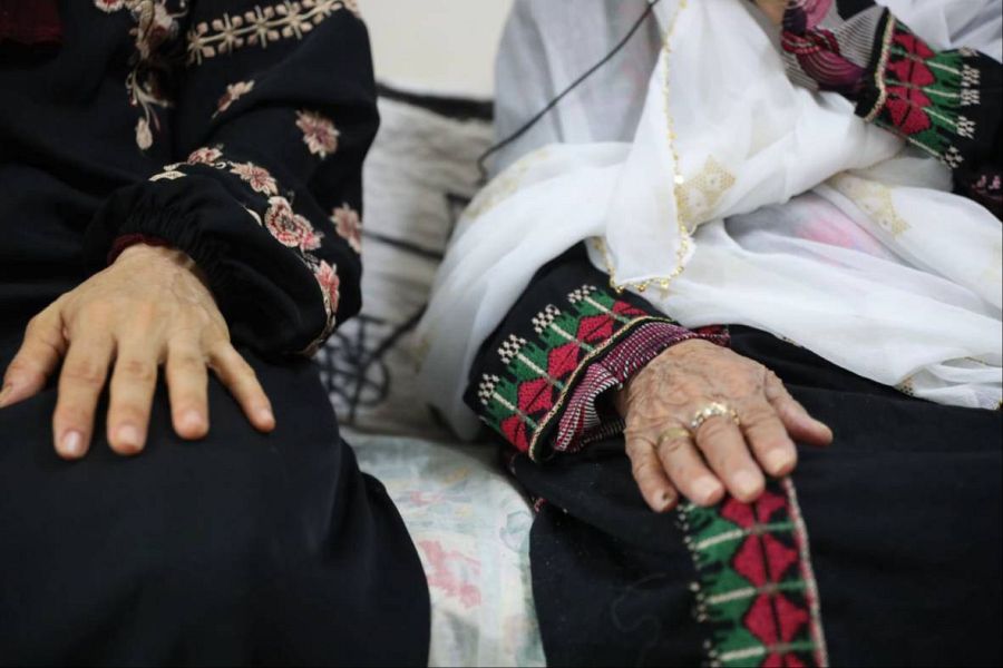 'Manos' de la artista palestina Lara Salous