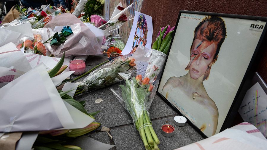 Ofrendas tras la muerte de Bowie