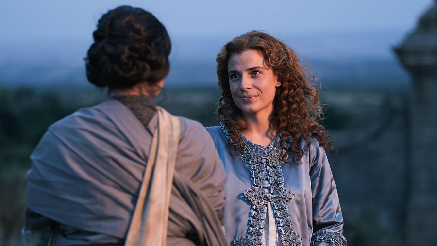 Adriana impide que Luisa abandone el valle