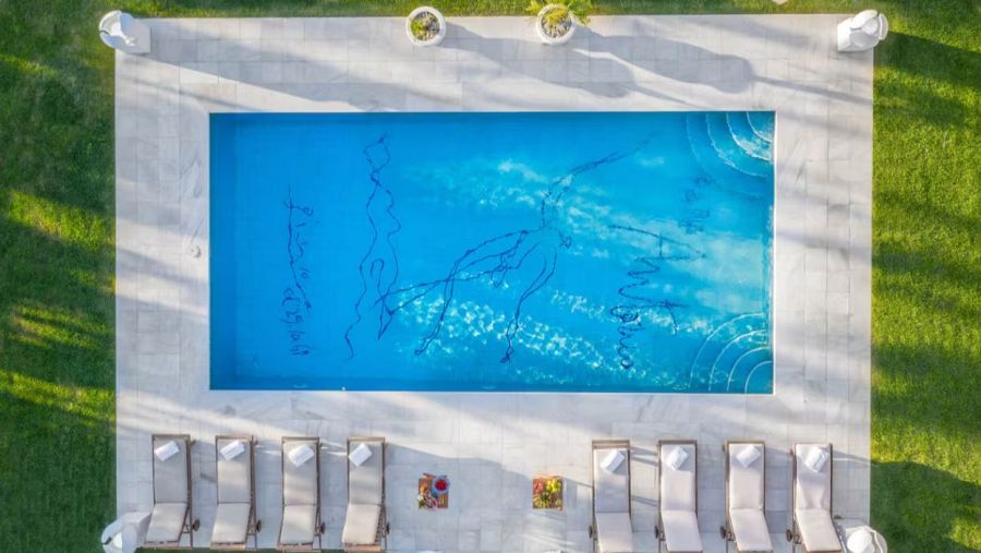 Un picasso en la piscina