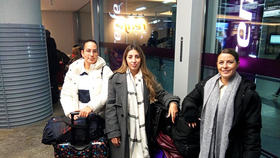 Lorena Marcos, Ana Crespo y Desiré Ortega tenían este lunes un billete de tren con destino Jerez.