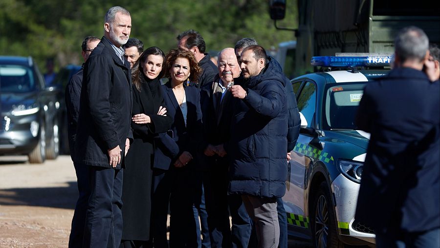 Los reyes, a su llegada al lugar del accidente en Adamuz