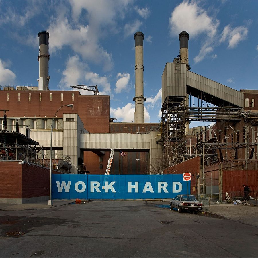 Work Hard. Revolving Walls (Félix Fernández, 2020)